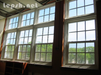 Продаю - Американские окна гильятинного типа .